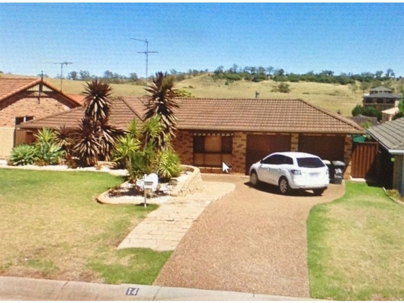 14 Torrens Pl, Kearns NSW 2558