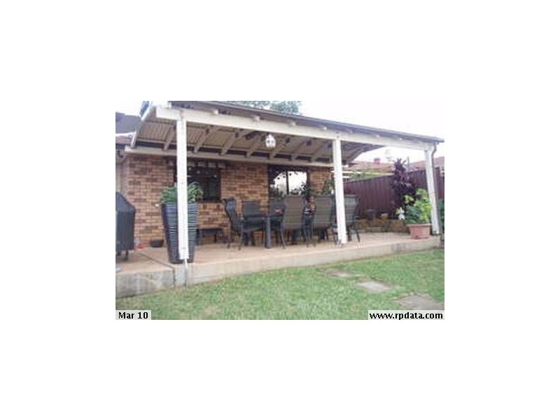 14 Torrens Pl, Kearns NSW 2558
