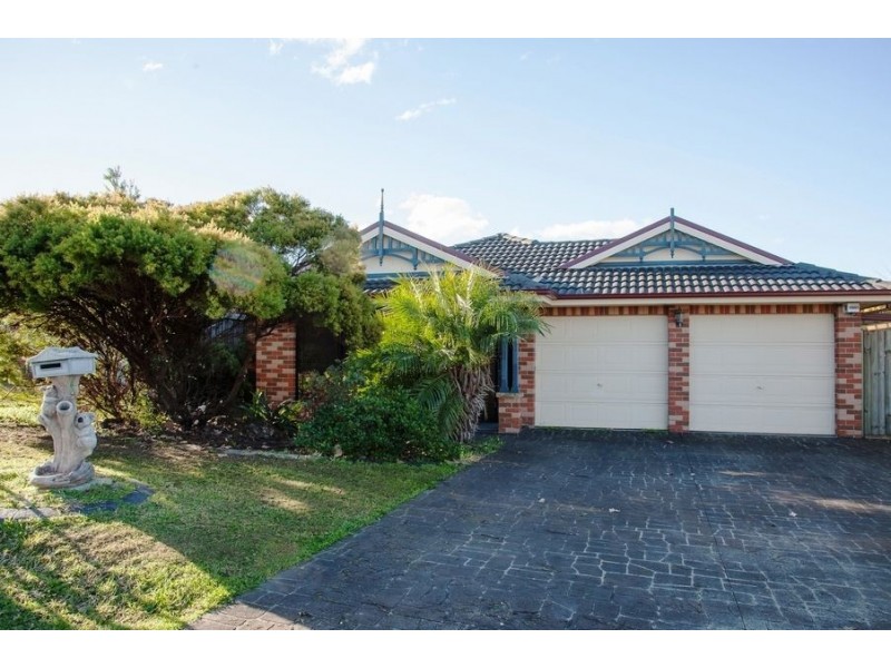 137 Holdsworth Drive, Mount Annan NSW 2567