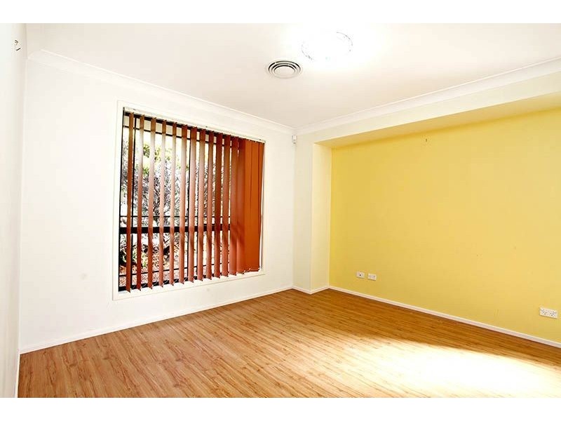 137 Holdsworth Drive, Mount Annan NSW 2567