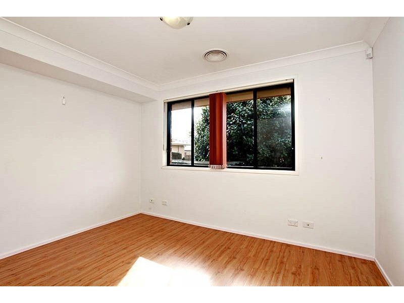 137 Holdsworth Drive, Mount Annan NSW 2567