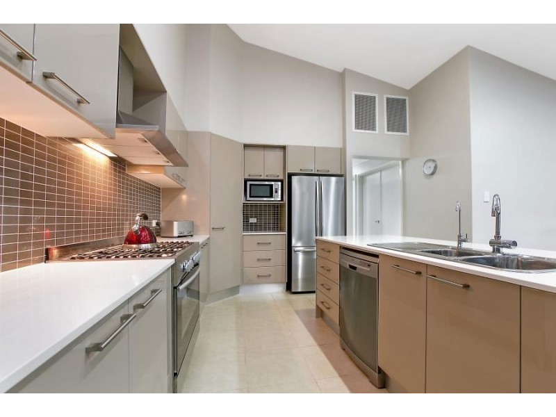 33 Swansona Avenue, Mount Annan NSW 2567