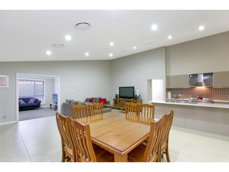 33 Swansona Avenue, Mount Annan NSW 2567