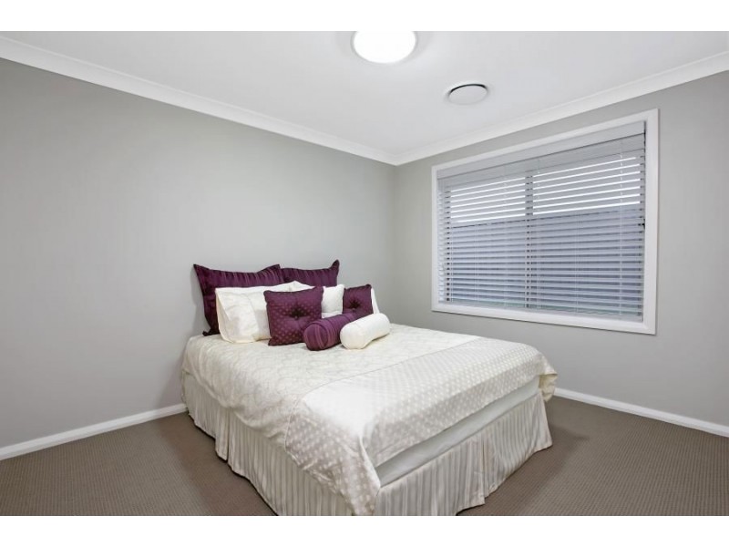 33 Swansona Avenue, Mount Annan NSW 2567