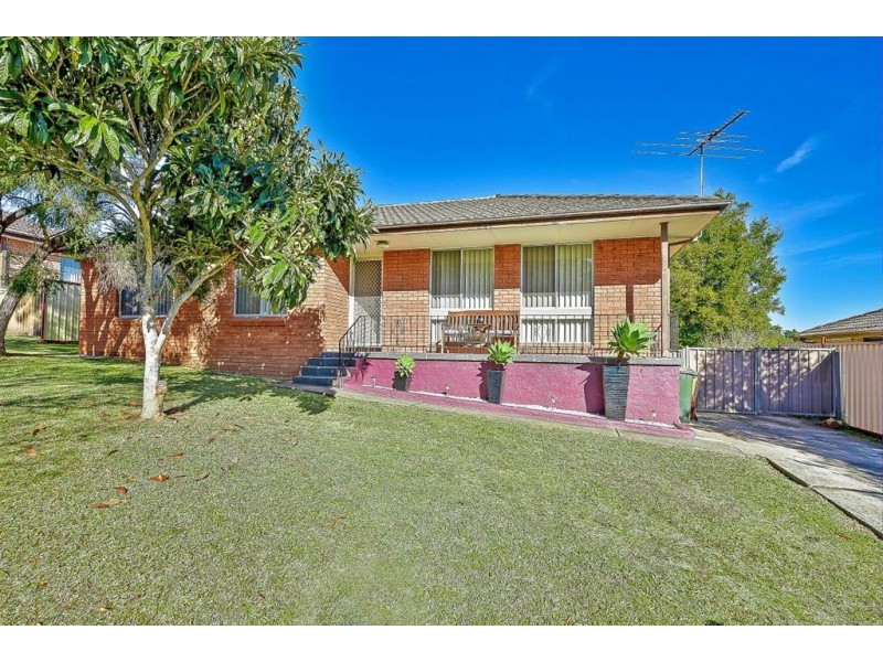 35 Maroubra Crescent, Woodbine NSW 2560