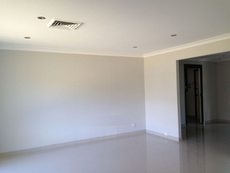 6 Dandenong Crescent, Ruse NSW 2560