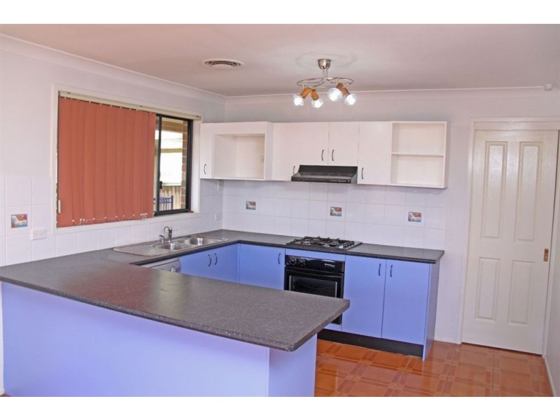 137 Holdsworth Drive, Mount Annan NSW 2567