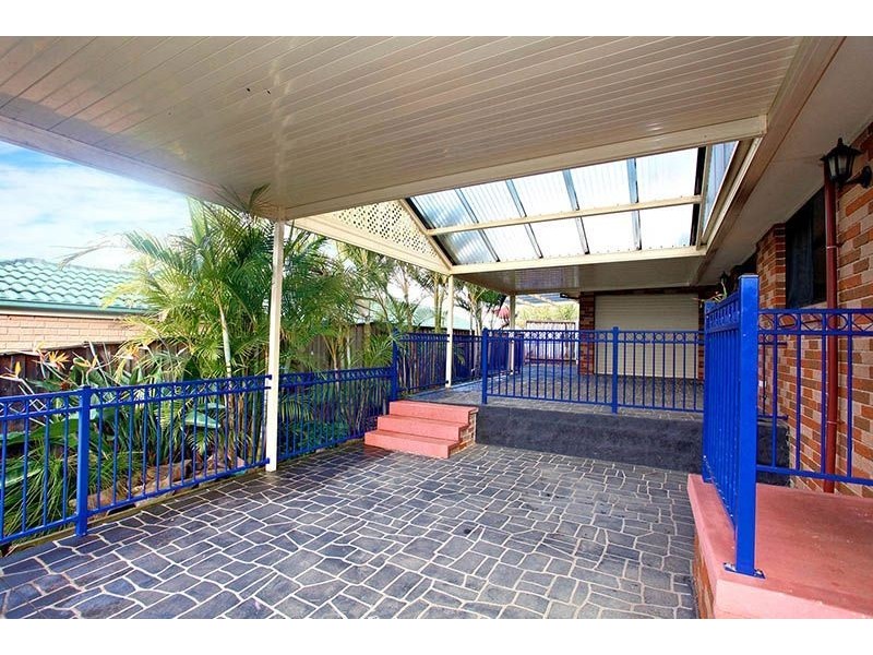 137 Holdsworth Drive, Mount Annan NSW 2567