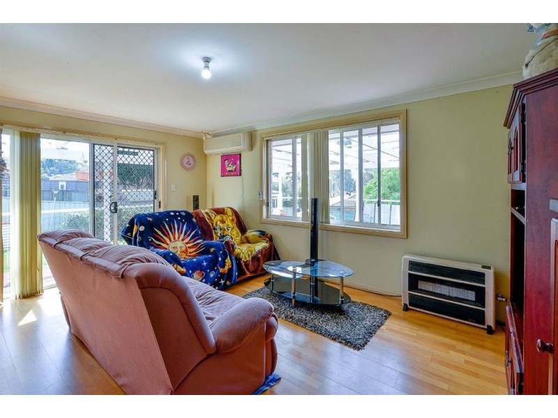12 Smith Place, Mount Annan NSW 2567
