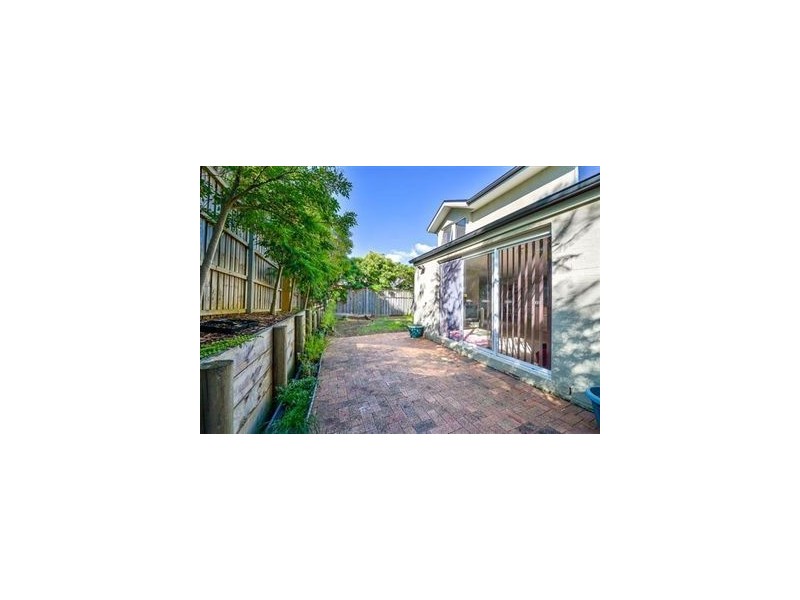4 Greenwich Walk, Campbelltown NSW 2560