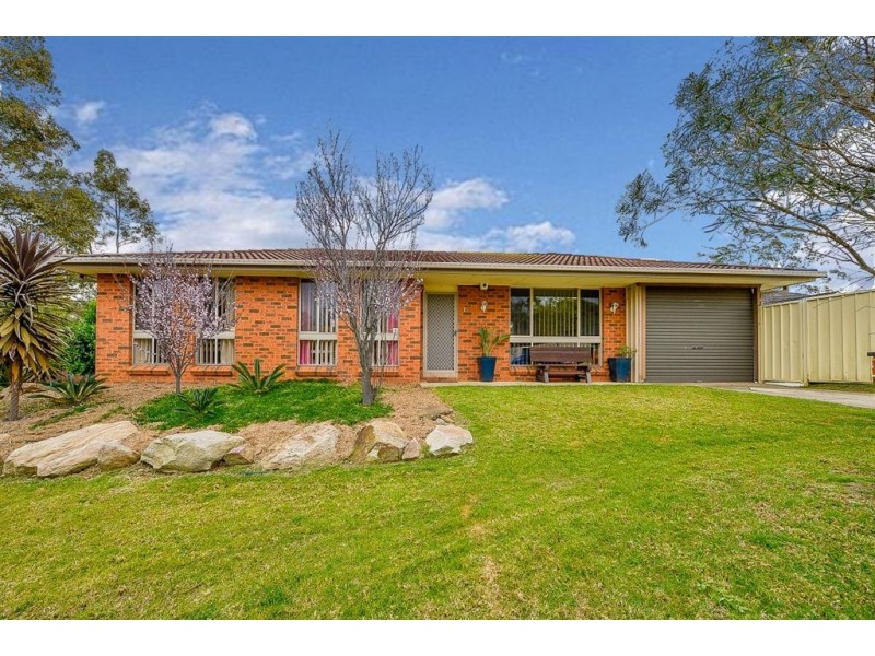 1 Vidler Close, Mount Annan NSW 2567