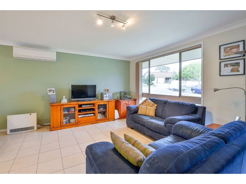 1 Vidler Close, Mount Annan NSW 2567