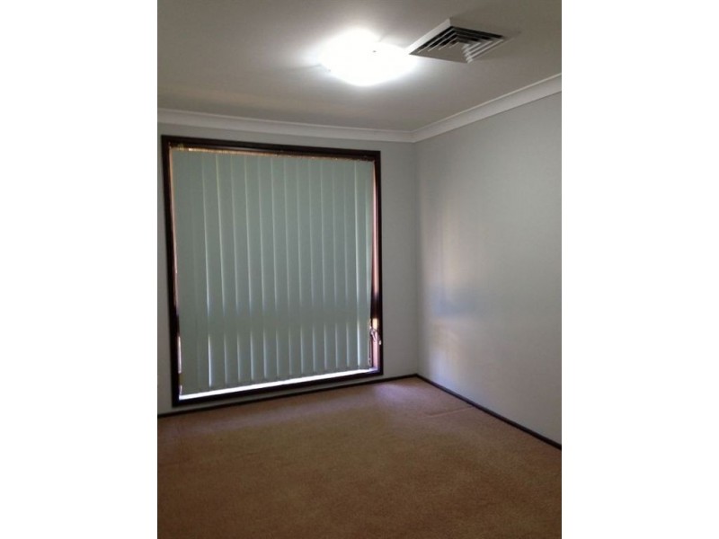 6 Dandenong Crescent, Ruse NSW 2560