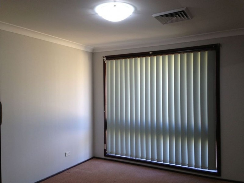 6 Dandenong Crescent, Ruse NSW 2560