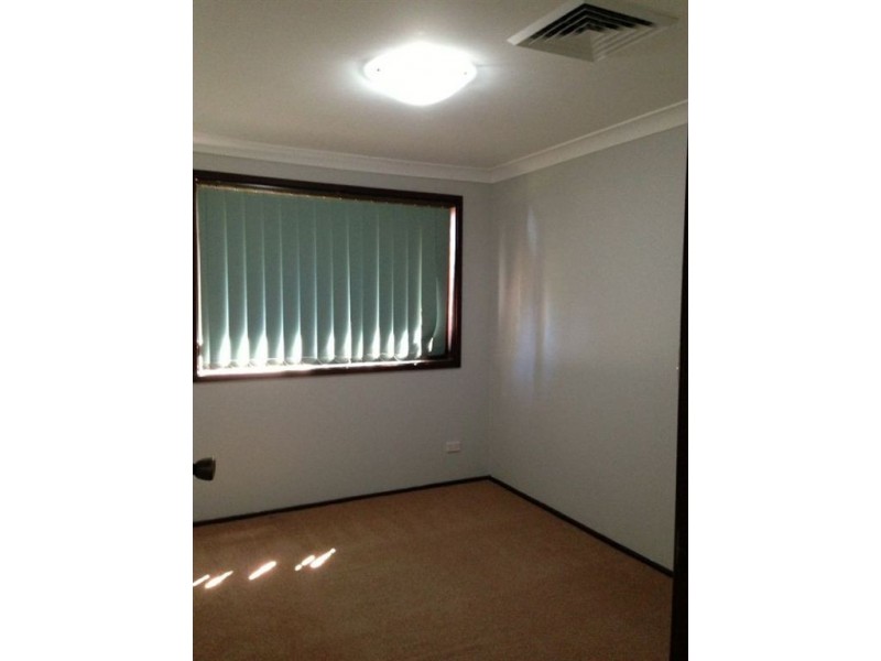 6 Dandenong Crescent, Ruse NSW 2560