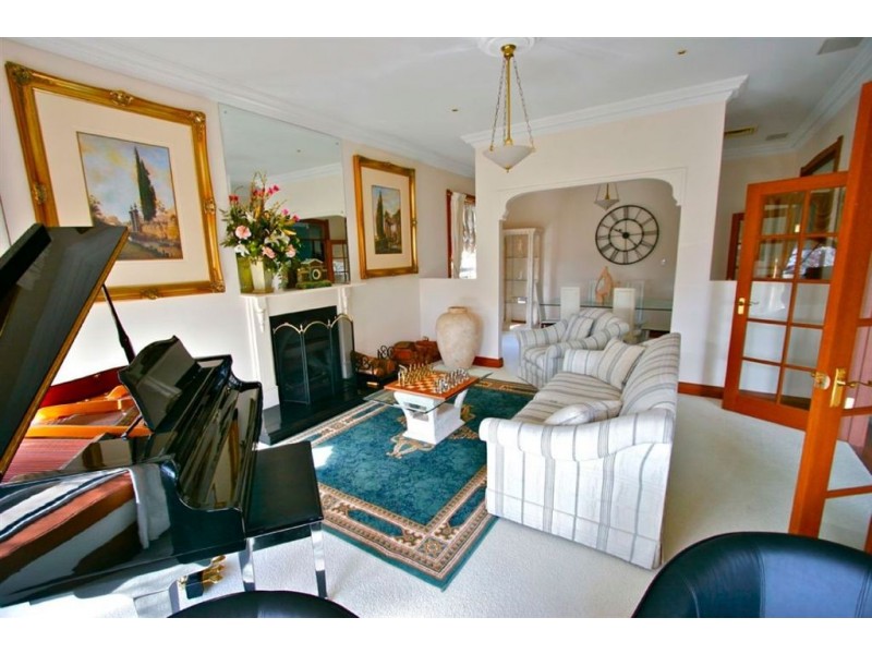 37 Claremont Circuit, Glen Alpine NSW 2560