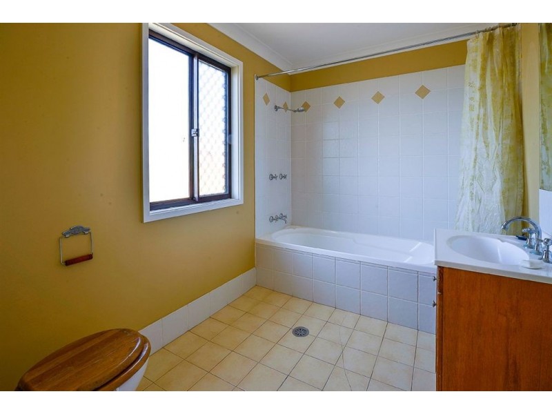 16 Guise Road, Bradbury NSW 2560