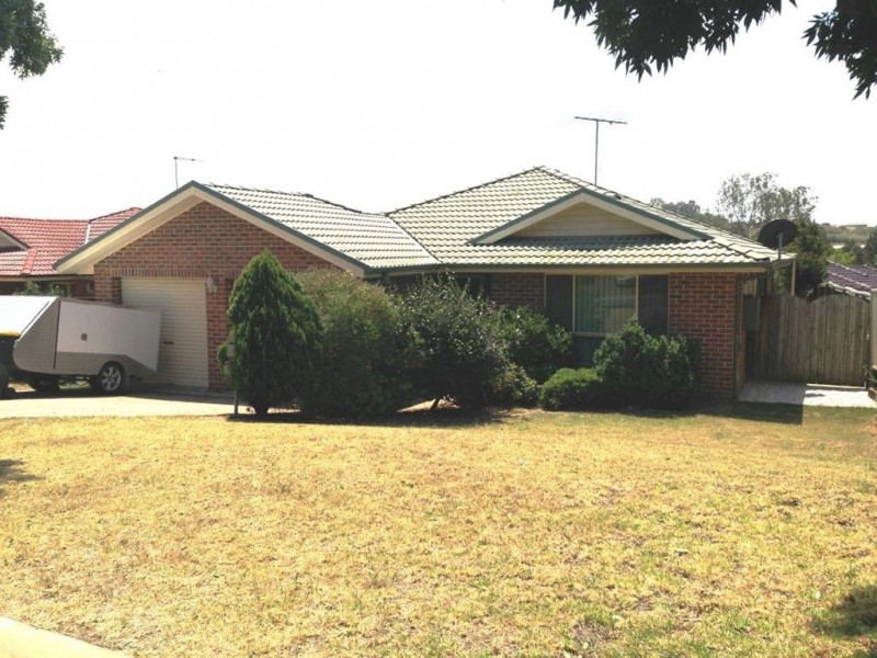 87 Downes Crescent, Currans Hill NSW 2567