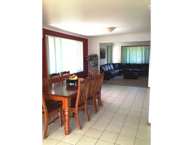 87 Downes Crescent, Currans Hill NSW 2567