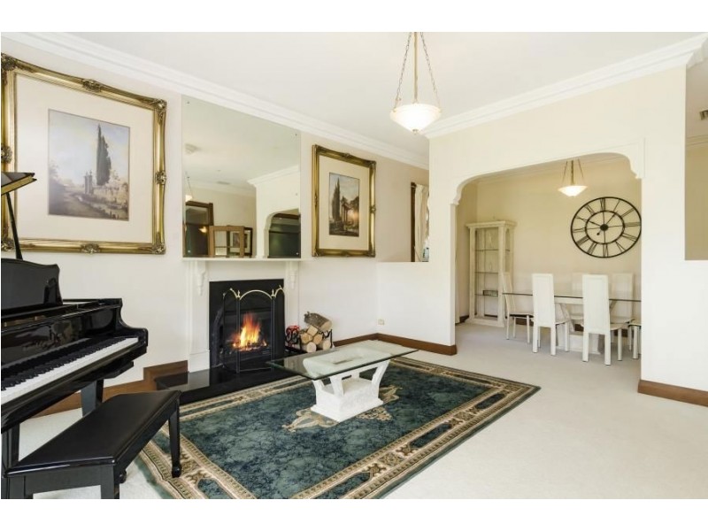 37 Claremont Circuit, Glen Alpine NSW 2560