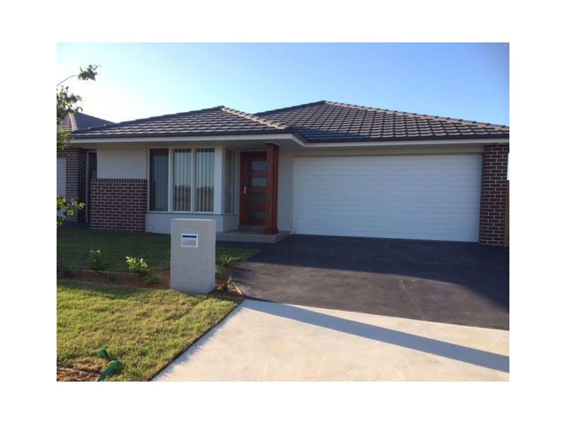 3 Bartlett Street, Oran Park NSW 2570