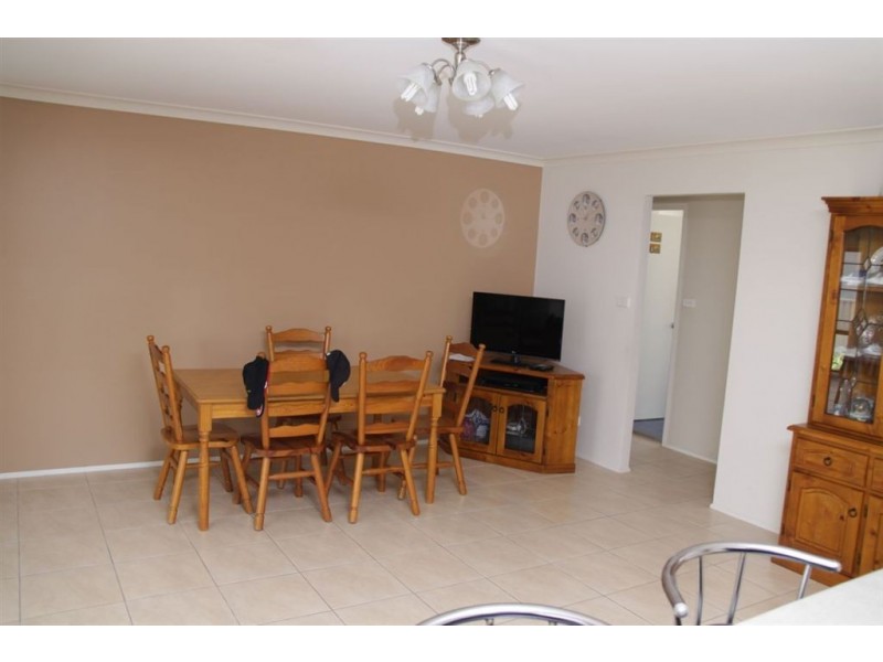 124 Holdsworth Dr, Mount Annan NSW 2567