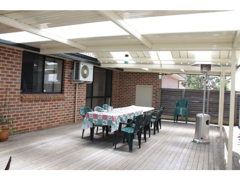 124 Holdsworth Dr, Mount Annan NSW 2567