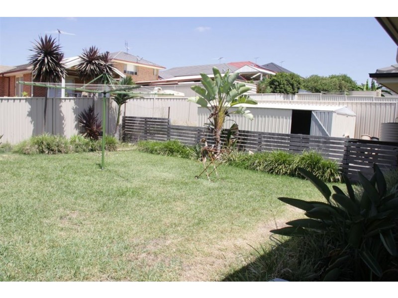 124 Holdsworth Dr, Mount Annan NSW 2567