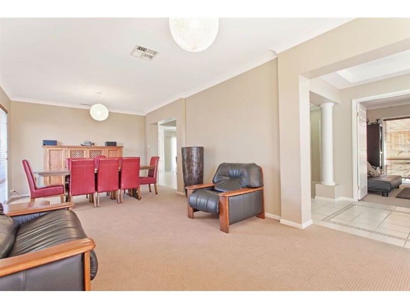 7 Crystal Way, Mount Annan NSW 2567