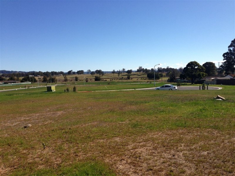 6 Frank Brooking Close, Camden South NSW 2570