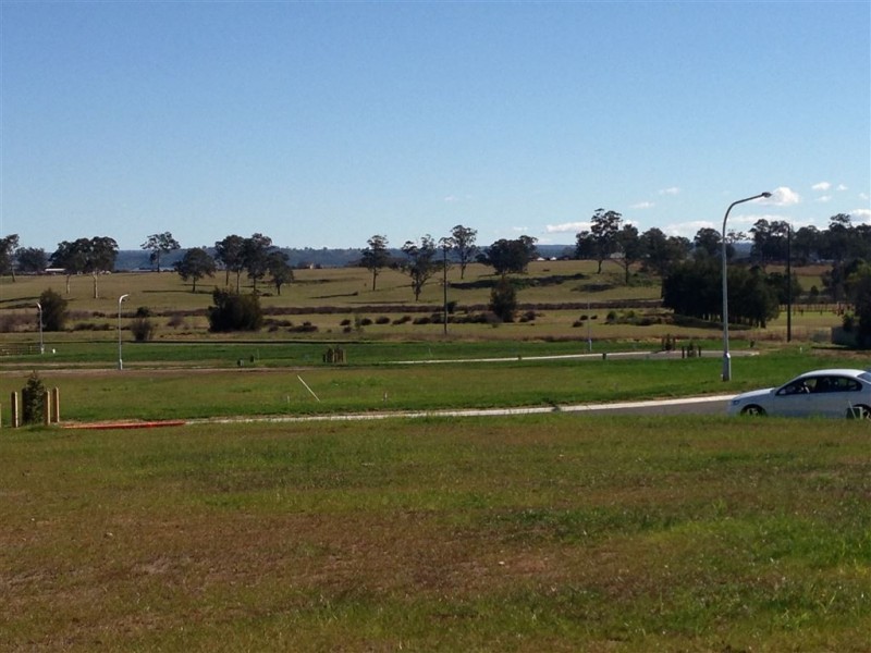 6 Frank Brooking Close, Camden South NSW 2570