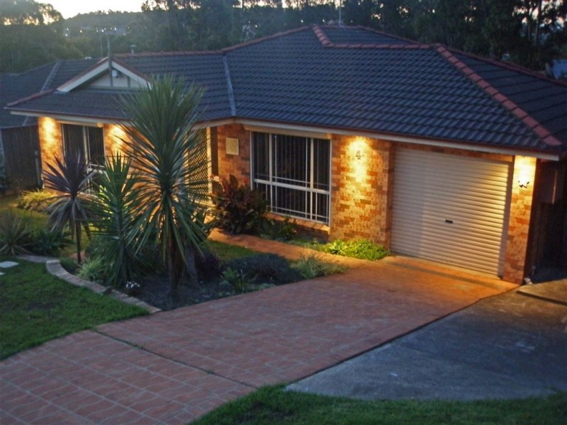 4 Hopbush Place, Mount Annan NSW 2567