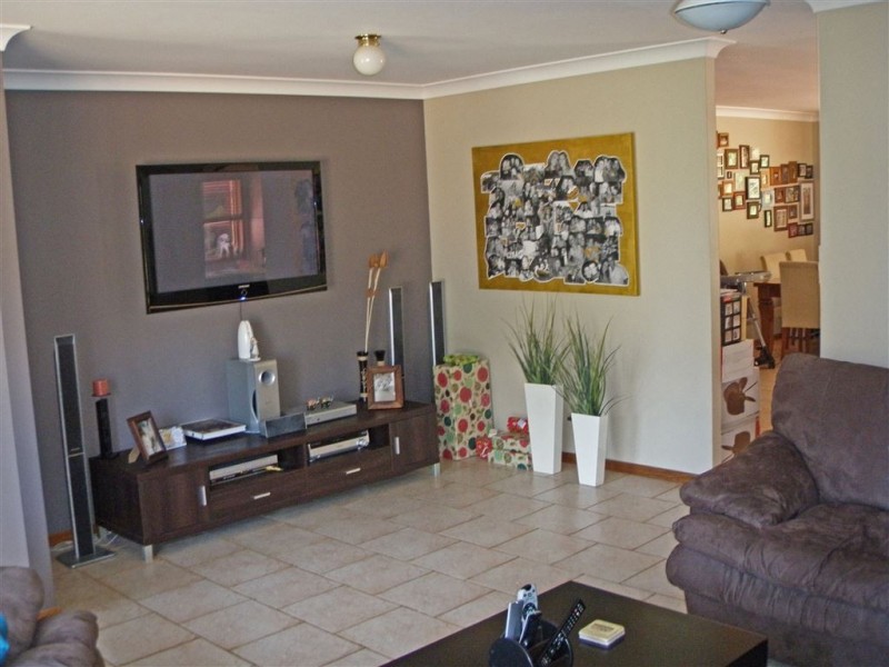 4 Hopbush Place, Mount Annan NSW 2567