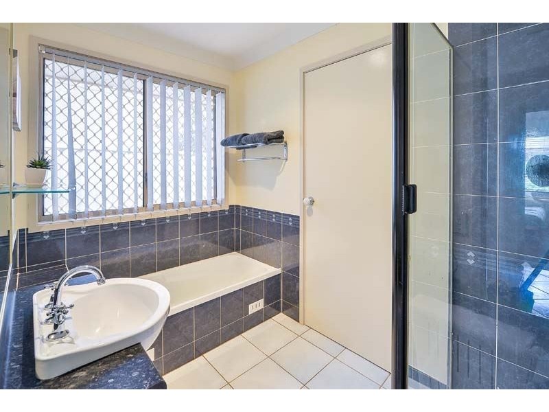 15 Rose Drive, Mount Annan NSW 2567