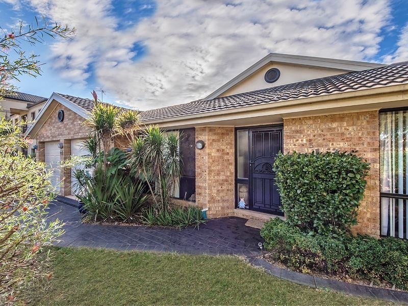 15 Bottlebrush Street, Mount Annan NSW 2567