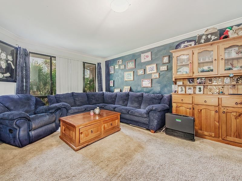 15 Bottlebrush Street, Mount Annan NSW 2567