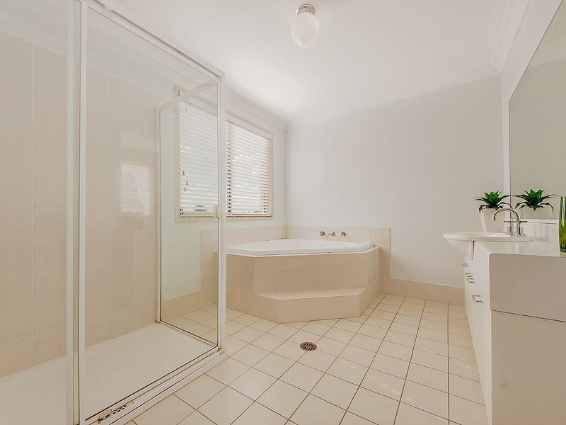 16 Crystal Way, Mount Annan NSW 2567
