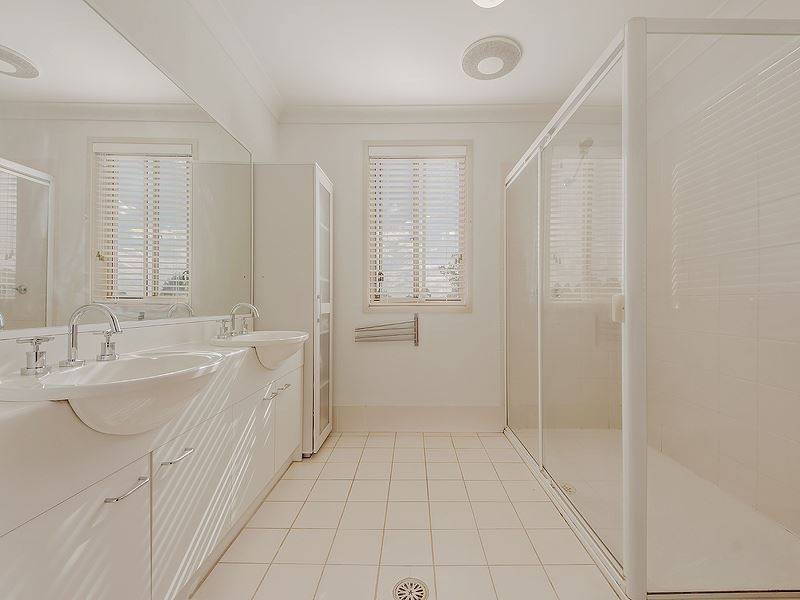 16 Crystal Way, Mount Annan NSW 2567
