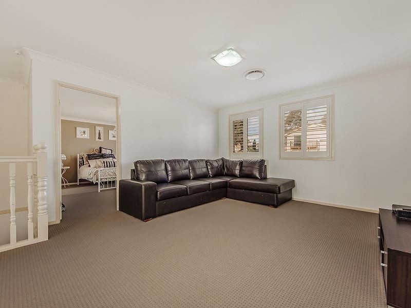 16 Crystal Way, Mount Annan NSW 2567