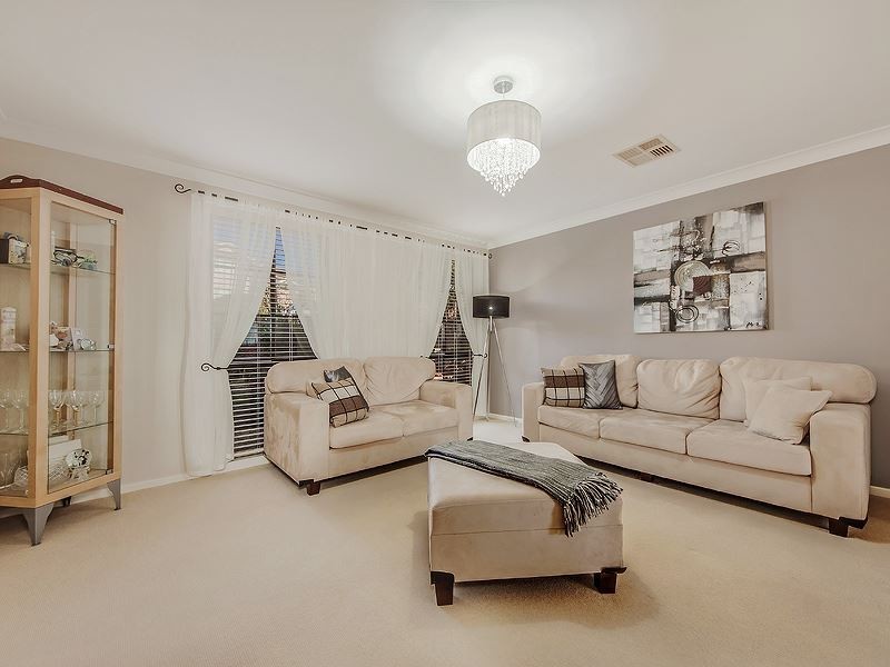 19 Deep Pool Way, Mount Annan NSW 2567