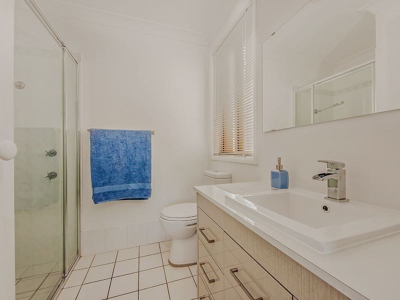 8 Outram Place, Currans Hill NSW 2567