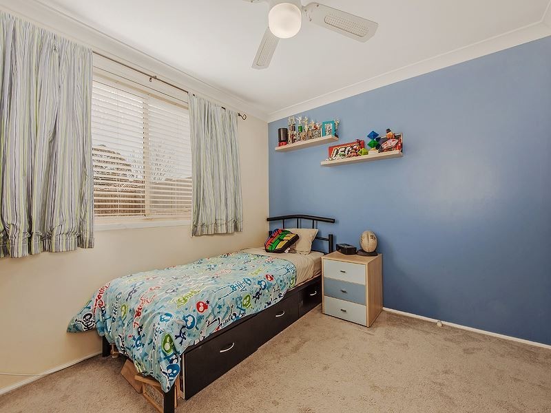 8 Outram Place, Currans Hill NSW 2567