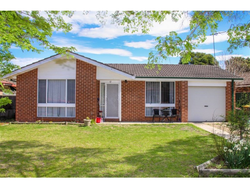 10 Paddymiller Ave, Currans Hill NSW 2567