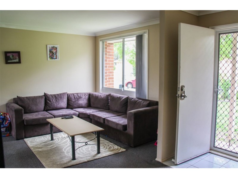 10 Paddymiller Ave, Currans Hill NSW 2567