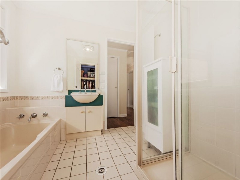16 Tindal Way, Mount Annan NSW 2567