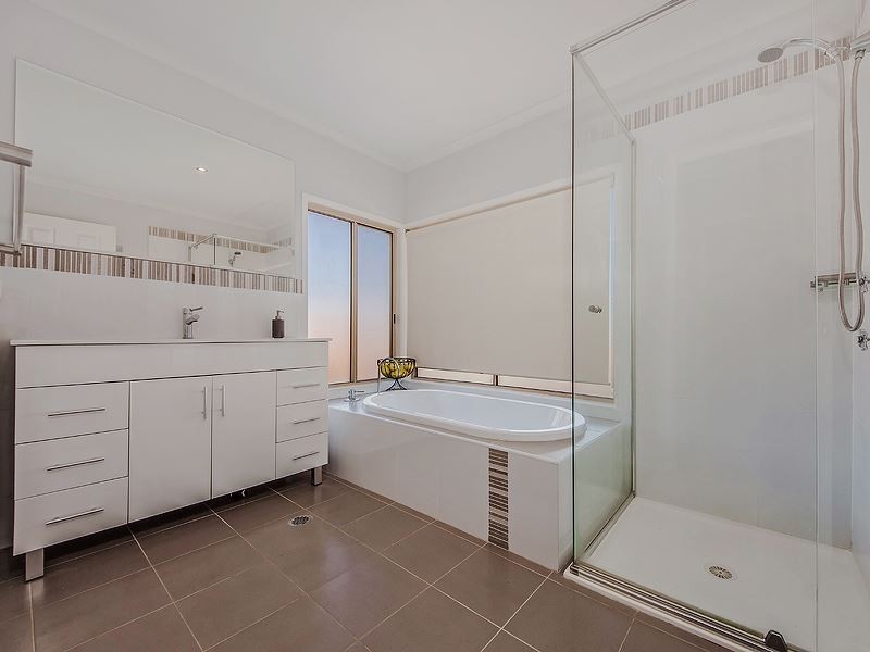 18 The Boulevard, Harrington Park NSW 2567