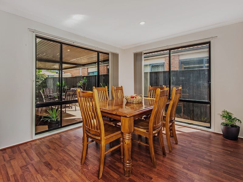 18 Ashford Circuit, Currans Hill NSW 2567