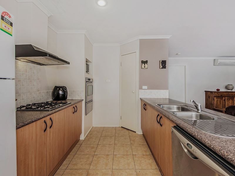 18 Ashford Circuit, Currans Hill NSW 2567