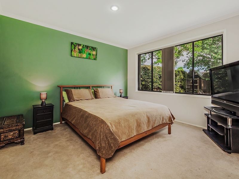 18 Ashford Circuit, Currans Hill NSW 2567