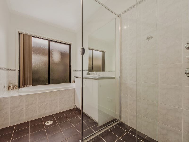 18 Ashford Circuit, Currans Hill NSW 2567